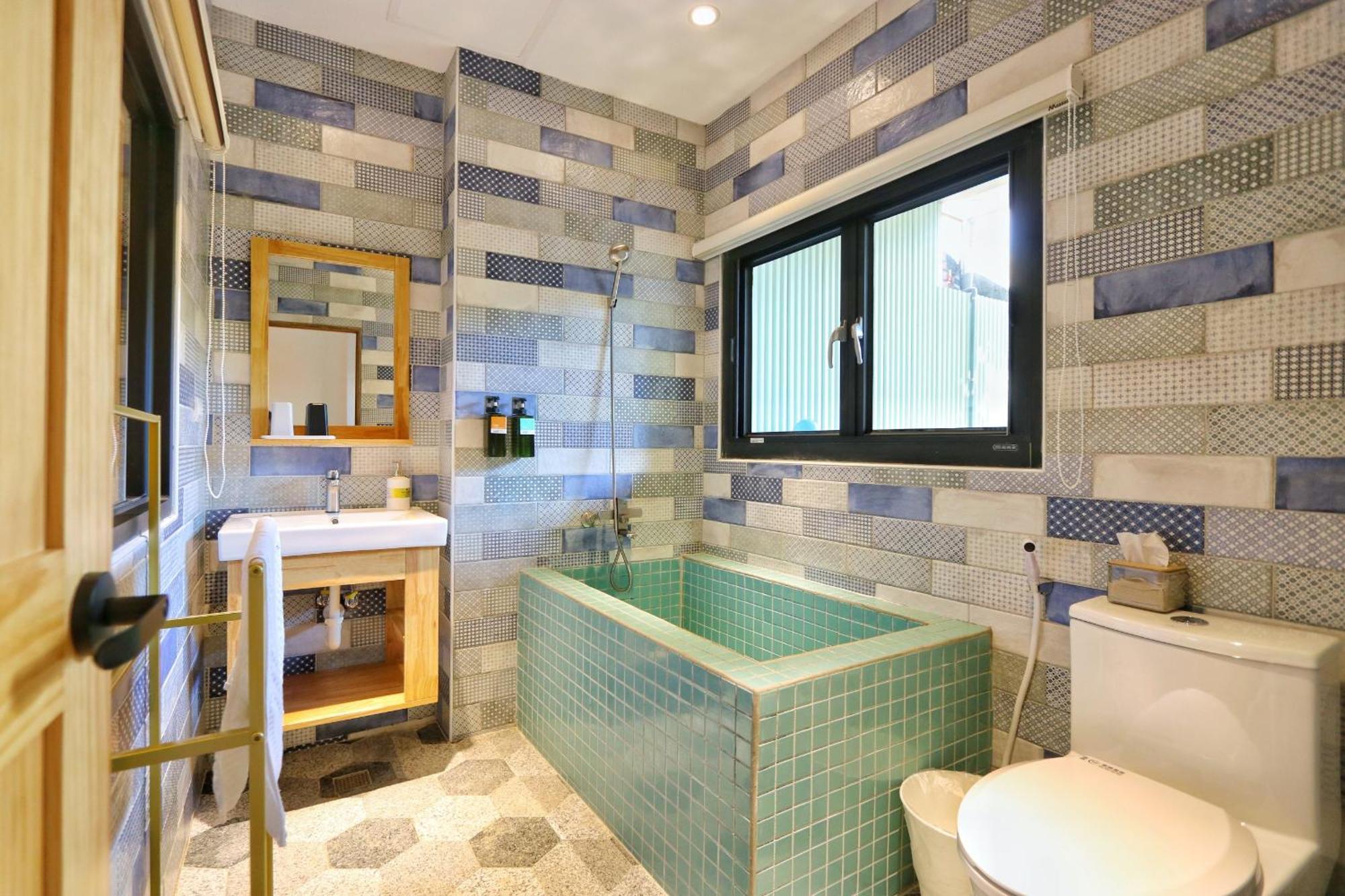 E-Ping Castle Hotel Nanwan Extérieur photo